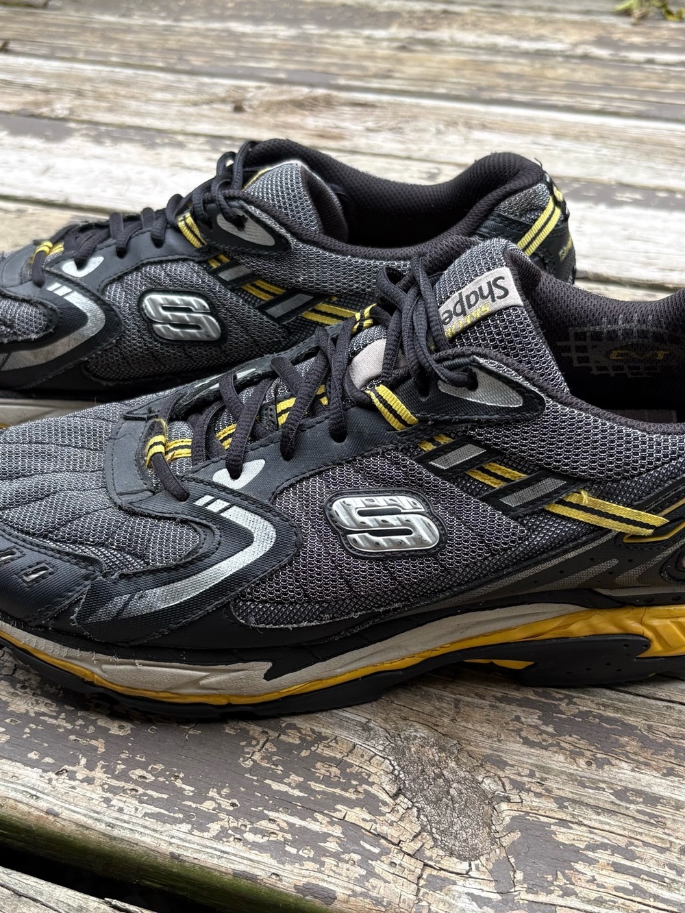 Skechers Men's Gray and Yellow Training Sneakers size 13
